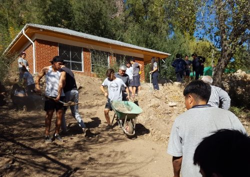Estudiantes de Liceo Max Salas participan de instancia cooperativa en Escuela Río Blanco
